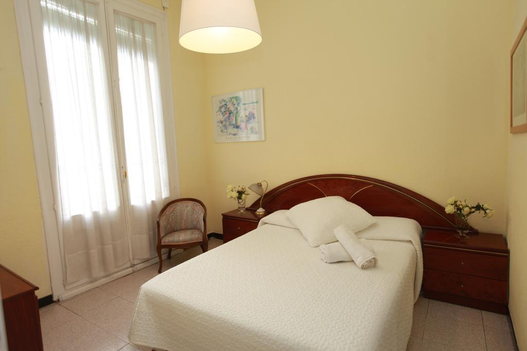 Calma House Rooms Barcelona Bagian luar foto